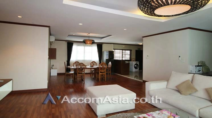 unitPet friendly |  3 Bedrooms  Apartment For Rent in Sukhumvit, Bangkok  near BTS Ekkamai (AA12632)