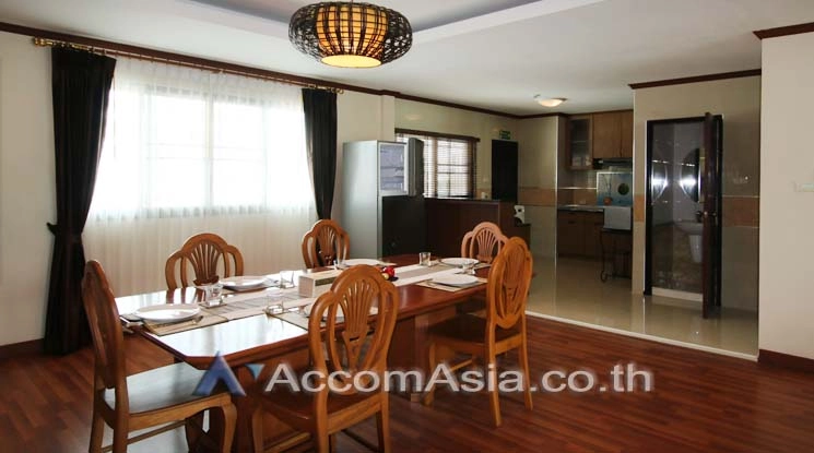 unitPet friendly |  3 Bedrooms  Apartment For Rent in Sukhumvit, Bangkok  near BTS Ekkamai (AA12632)