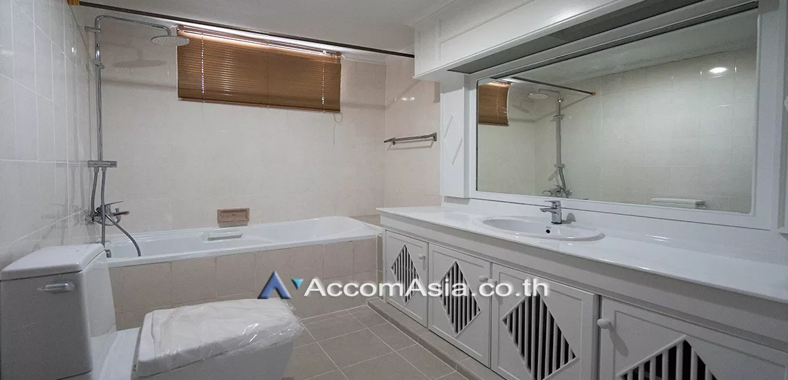 9  3 br Apartment For Rent in Sukhumvit ,Bangkok BTS Phrom Phong at Pet friendly - High rise Apartment AA12661