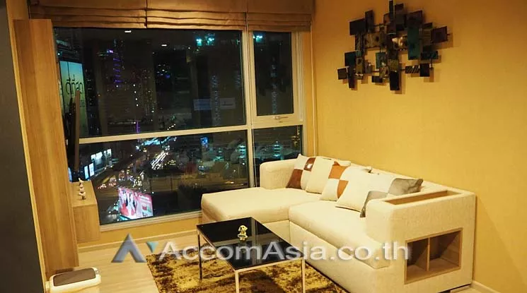  1 Bedroom  Condominium For Rent in Sathorn, Bangkok  near BTS Saphan Taksin (AA12662)