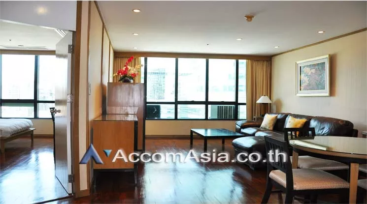  1 Bedroom  Condominium For Rent in Ploenchit, Bangkok  near BTS Chitlom (AA12666)