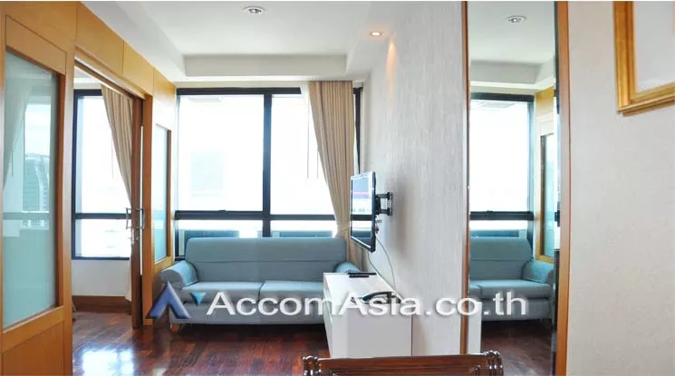  1 Bedroom  Condominium For Rent in Ploenchit, Bangkok  near BTS Chitlom (AA12667)