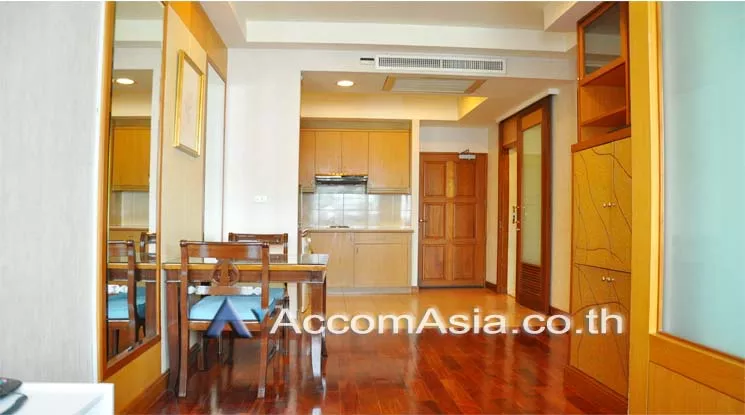  1 Bedroom  Condominium For Rent in Ploenchit, Bangkok  near BTS Chitlom (AA12667)