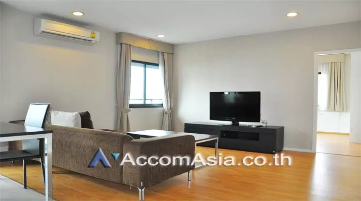  2 Bedrooms  Condominium For Rent in Ploenchit, Bangkok  near BTS Ploenchit (AA12668)