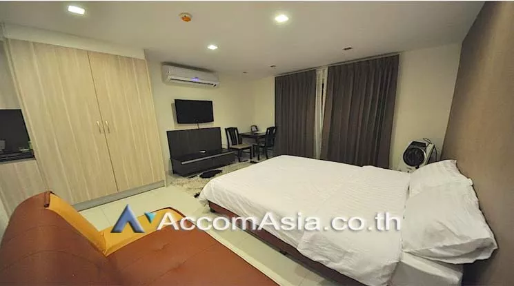  1 Bedroom  Condominium For Sale in ,   (AA12686)