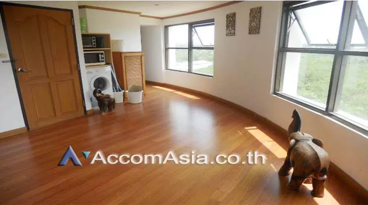 4  2 br Condominium For Sale in Pattaya ,Chon Buri  at SPECIAL CORNER UNIT - TOP FLOOR - SEA VIEWS AA12692