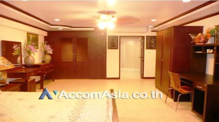 7  2 br Condominium For Sale in Pattaya ,Chon Buri  at SPECIAL CORNER UNIT - TOP FLOOR - SEA VIEWS AA12698