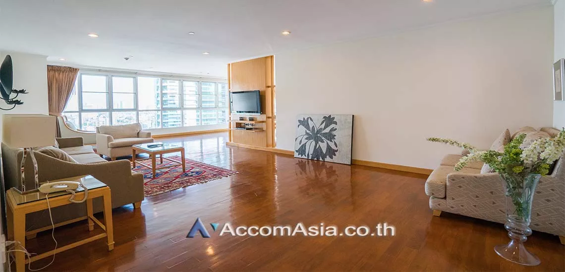 Pet friendly |  3 Bedrooms  Apartment For Rent in Sukhumvit, Bangkok  near BTS Phrom Phong (AA12702)