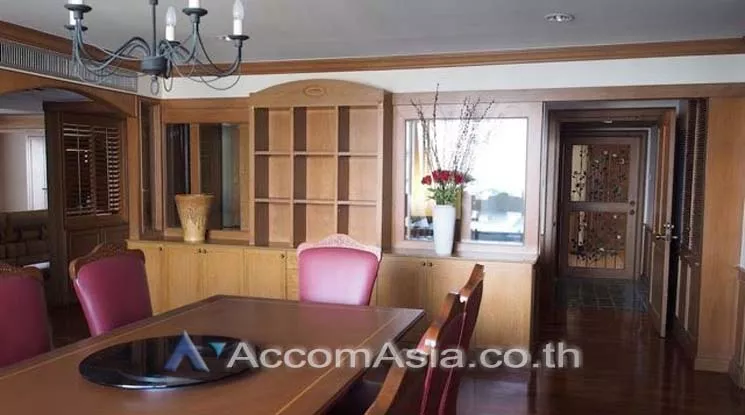 unitPet friendly |  3 Bedrooms  Condominium For Rent in Sukhumvit, Bangkok  near BTS Phrom Phong (AA12736)