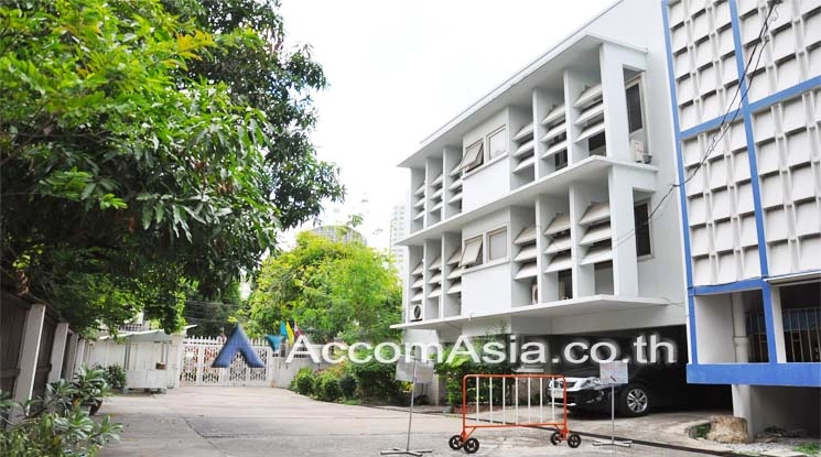 unitHome Office |  2 Bedrooms  House For Rent in Sukhumvit, Bangkok  near BTS Thong Lo (AA12740)