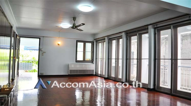 5  2 br House For Rent in Sukhumvit ,Bangkok BTS Thong Lo AA12740