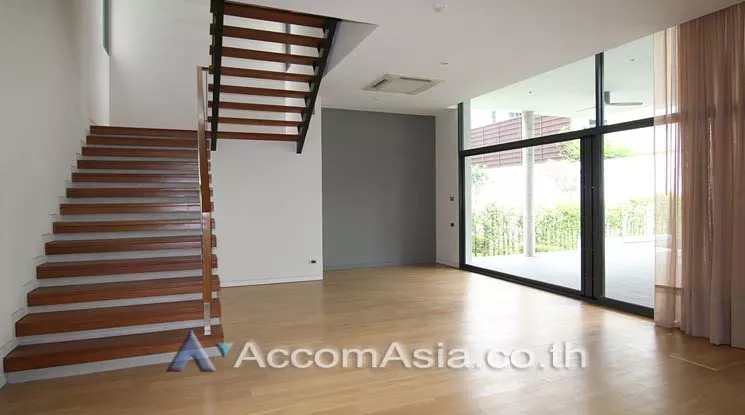 Private Swimming Pool, Pet friendly |  4 Bedrooms  House For Rent in Sukhumvit, Bangkok  near BTS Phrom Phong (AA12755)