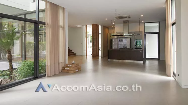 5  4 br House For Rent in Sukhumvit ,Bangkok BTS Phrom Phong at House with Private Pool AA12757