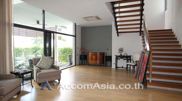 unitPet friendly |  4 Bedrooms  House For Rent in Sukhumvit, Bangkok  near BTS Phrom Phong (AA12758)