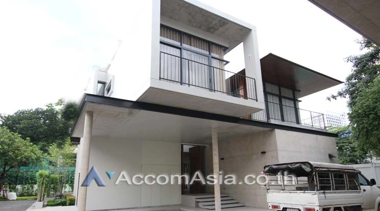 10  4 br House for rent and sale in Sukhumvit ,Bangkok BTS Phrom Phong at House with Private Pool AA12759