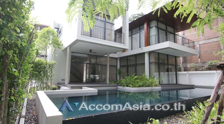 Private Swimming Pool, Pet friendly |  4 Bedrooms  House For Rent in Sukhumvit, Bangkok  near BTS Phrom Phong (AA12760)