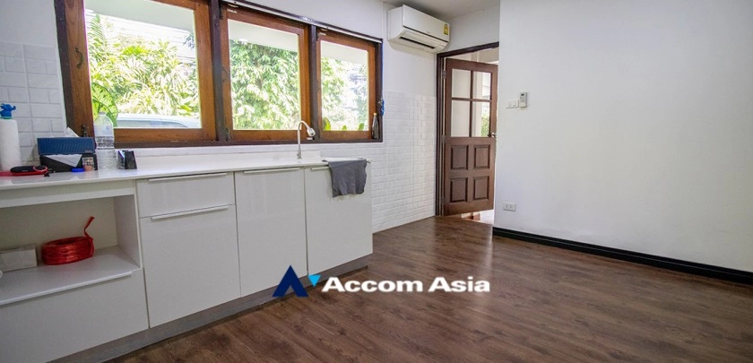17  3 br House For Rent in Sukhumvit ,Bangkok BTS Asok - MRT Sukhumvit at House in Compound 4001701