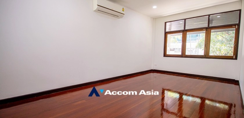 33  3 br House For Rent in Sukhumvit ,Bangkok BTS Asok - MRT Sukhumvit at House in Compound 4001701