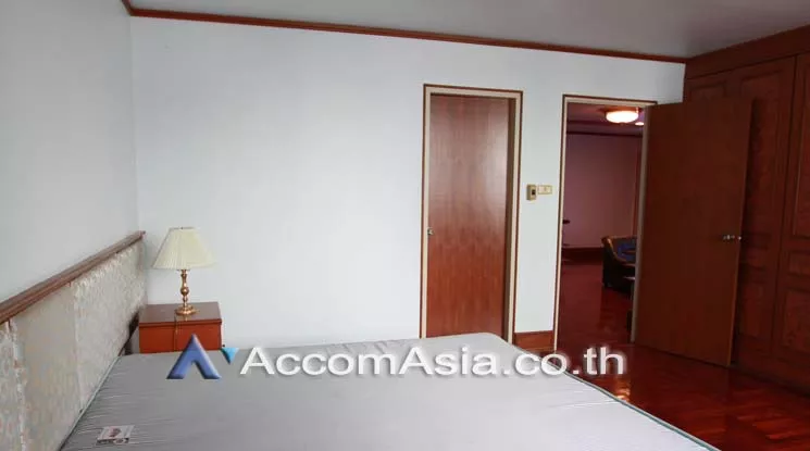 11  2 br Apartment For Rent in Sathorn ,Bangkok BTS Surasak at Good Location AA12818