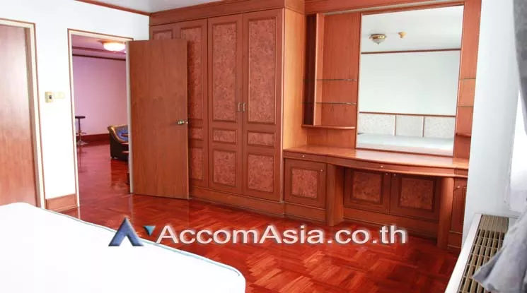 12  2 br Apartment For Rent in Sathorn ,Bangkok BTS Surasak at Good Location AA12818
