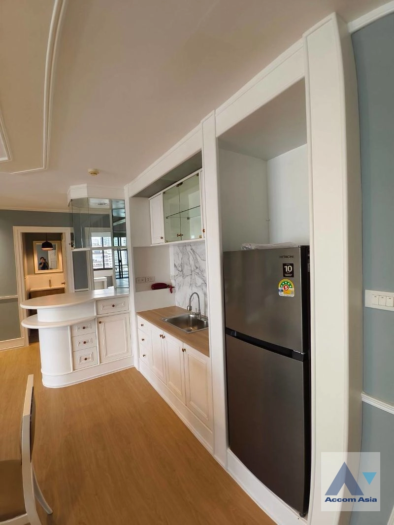 4  2 br Apartment for rent and sale in Sathorn ,Bangkok BTS Surasak at Good Location AA12818