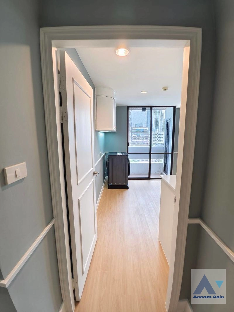 7  2 br Apartment for rent and sale in Sathorn ,Bangkok BTS Surasak at Good Location AA12818