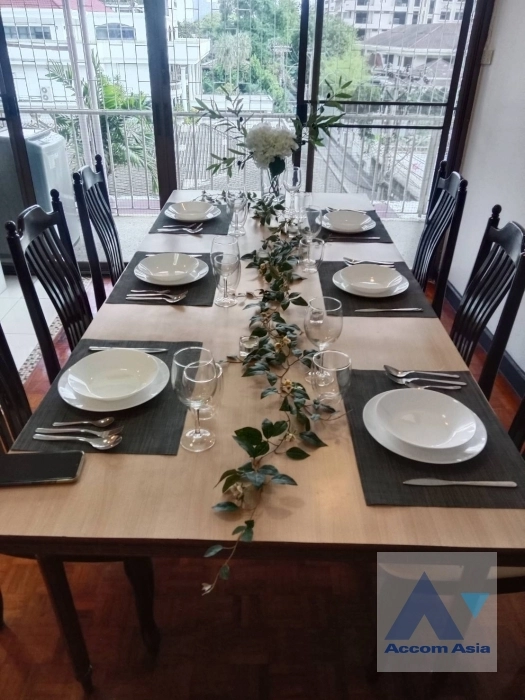 unit 3 Bedrooms  Apartment For Rent in Sukhumvit, Bangkok  near BTS Phrom Phong - MRT Phetchaburi (AA12819)