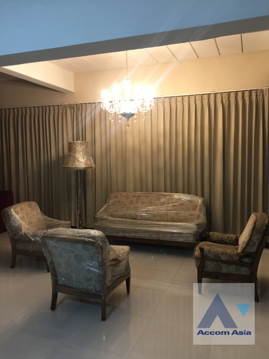  1  5 br House for rent and sale in Ratchadaphisek ,Bangkok  AA12876