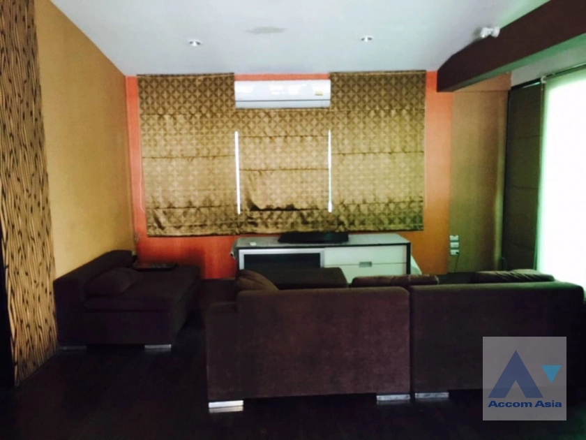 14  5 br House for rent and sale in Ratchadaphisek ,Bangkok  AA12876