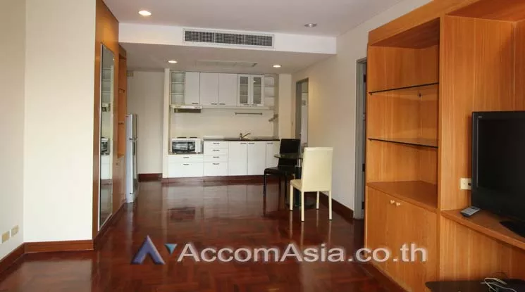 unit 1 Bedroom  Condominium For Rent in Ploenchit, Bangkok  near BTS Ratchadamri (AA12902)