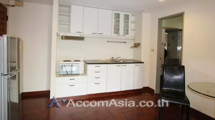  1 Bedroom  Condominium For Rent in Ploenchit, Bangkok  near BTS Ratchadamri (AA12902)