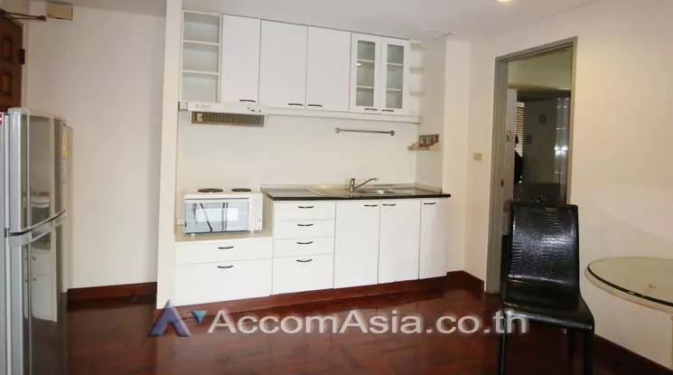 unit 1 Bedroom  Condominium For Rent in Ploenchit, Bangkok  near BTS Ratchadamri (AA12902)