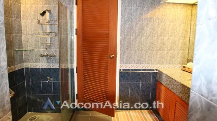 7  1 br Condominium For Rent in Ploenchit ,Bangkok BTS Ratchadamri at Baan Somthavil Ratchadamri AA12903
