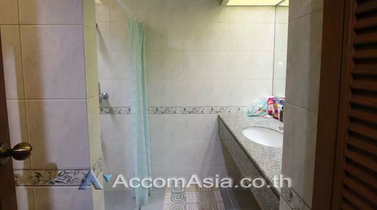 5  Studio Condominium For Rent in Ploenchit ,Bangkok BTS Ratchadamri at Baan Somthavil Ratchadamri AA12904