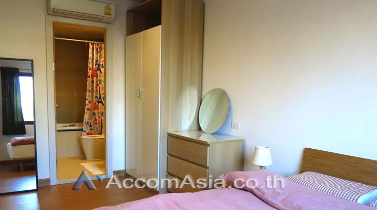 unit 1 Bedroom  Condominium For Rent in Ploenchit, Bangkok  near BTS Ploenchit (AA12925)