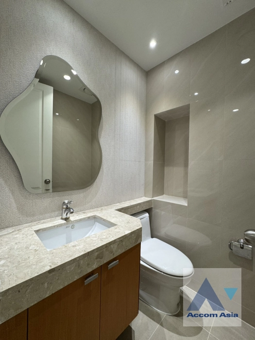 27  3 br Condominium For Rent in Ploenchit ,Bangkok BTS Ploenchit at Athenee Residence AA12939