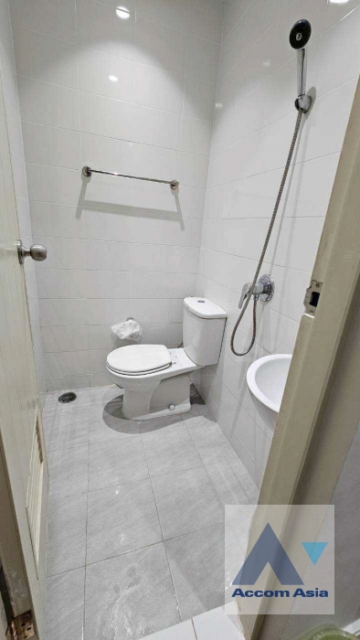 28  3 br Condominium For Rent in Ploenchit ,Bangkok BTS Ploenchit at Athenee Residence AA12939