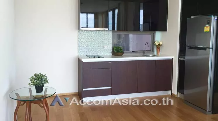  2 Bedrooms  Condominium For Rent in Sathorn, Bangkok  near BRT Nararam 3 (AA12941)