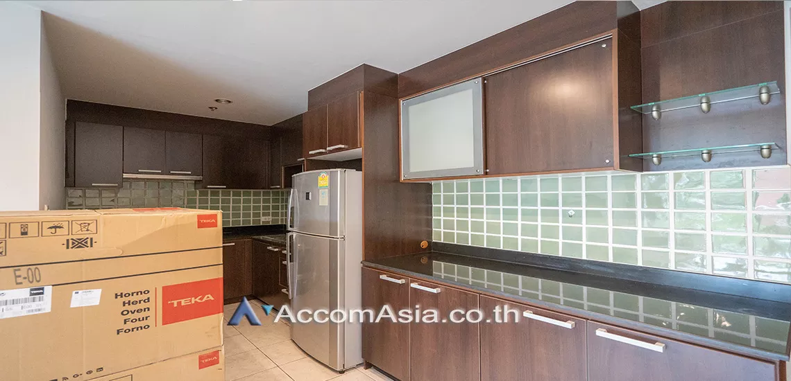 Pet friendly |  2 Bedrooms  Apartment For Rent in Sathorn, Bangkok  near BTS Chong Nonsi - MRT Lumphini (AA12948)