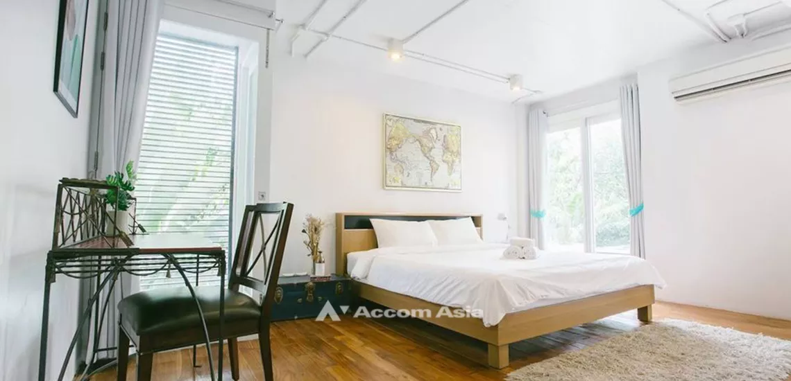  1 Bedroom  Condominium For Sale in Phaholyothin, Bangkok  near BTS Ari (AA12952)