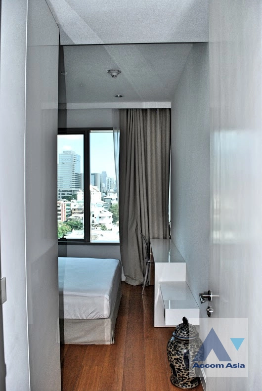 12  2 br Condominium For Rent in Ploenchit ,Bangkok BTS Ratchadamri - MRT Silom at 185 Rajadamri AA12961