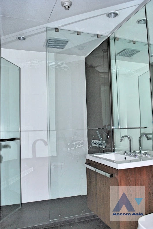 11  2 br Condominium For Rent in Ploenchit ,Bangkok BTS Ratchadamri - MRT Silom at 185 Rajadamri AA12961