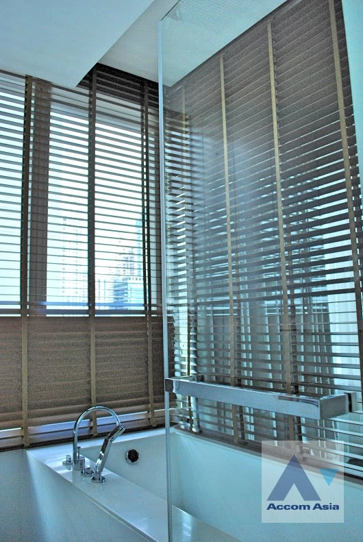 13  2 br Condominium For Rent in Ploenchit ,Bangkok BTS Ratchadamri - MRT Silom at 185 Rajadamri AA12961