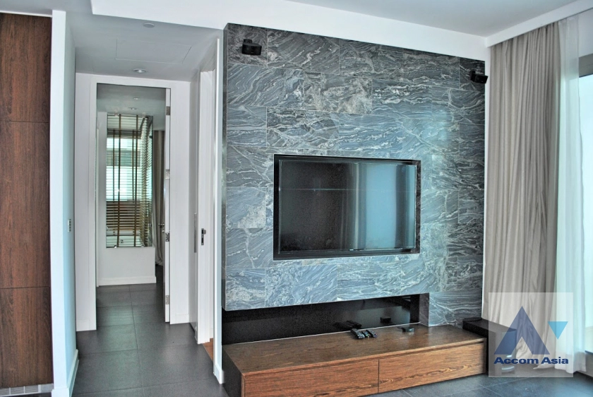  1  2 br Condominium For Rent in Ploenchit ,Bangkok BTS Ratchadamri - MRT Silom at 185 Rajadamri AA12961