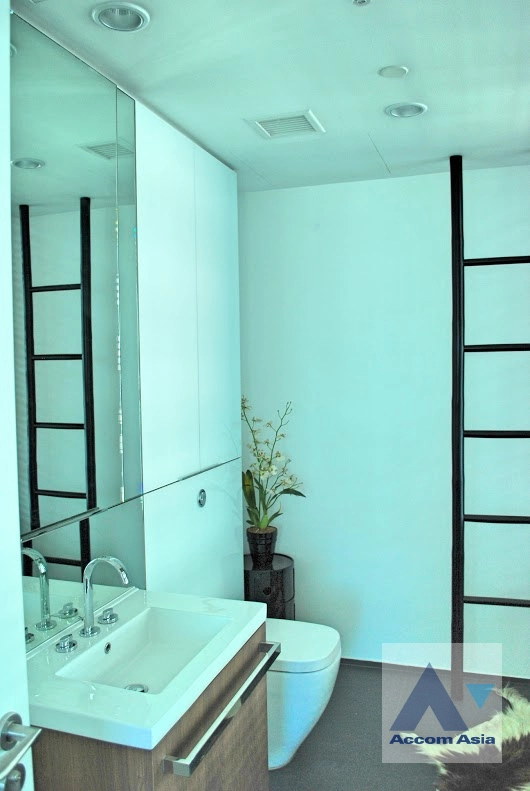 14  2 br Condominium For Rent in Ploenchit ,Bangkok BTS Ratchadamri - MRT Silom at 185 Rajadamri AA12961