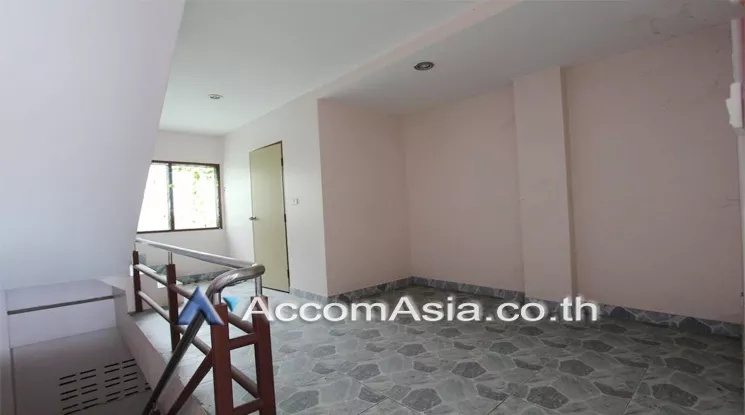 4  Shophouse For Sale in Dusit ,Bangkok  AA12995