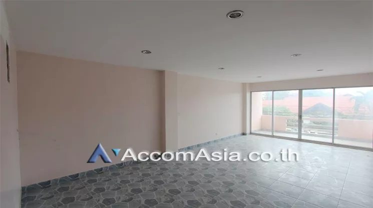 5  Shophouse For Sale in Dusit ,Bangkok  AA12995