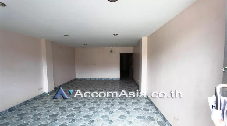 8  Shophouse For Sale in Dusit ,Bangkok  AA12995