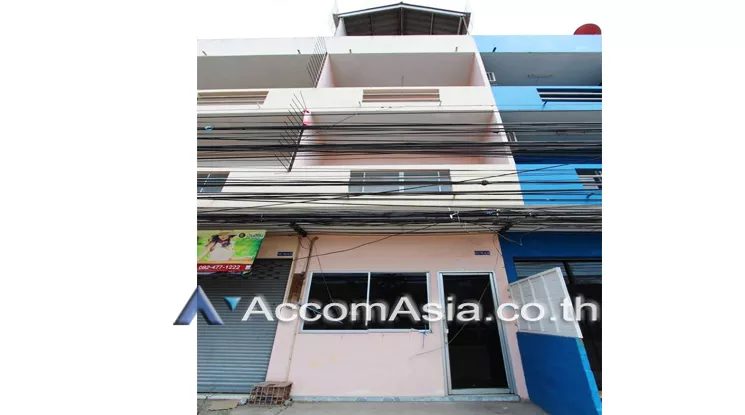 9  Shophouse For Sale in Dusit ,Bangkok  AA12995