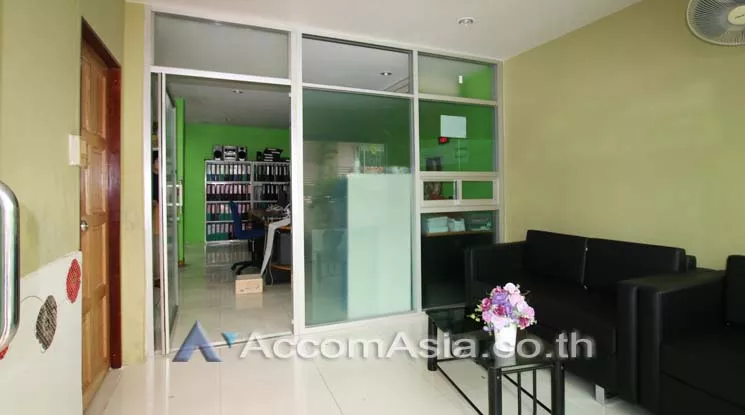  1  Townhouse For Sale in Silom ,Bangkok BTS Saphan Taksin AA13038